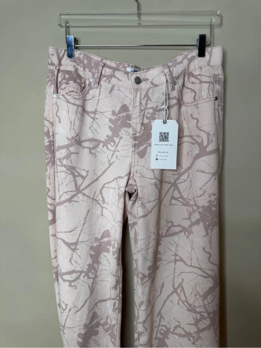 NWT Cali 1850 Los Angeles Pink Camo Straight Leg Jeans Size 13/31